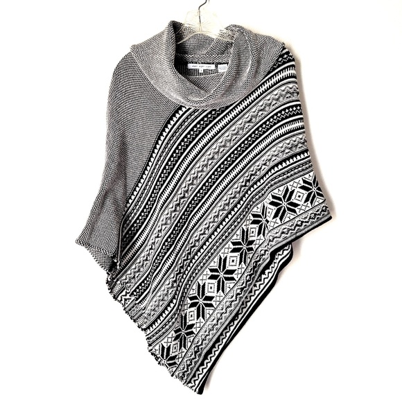 Poncho - Picture 1 of 2